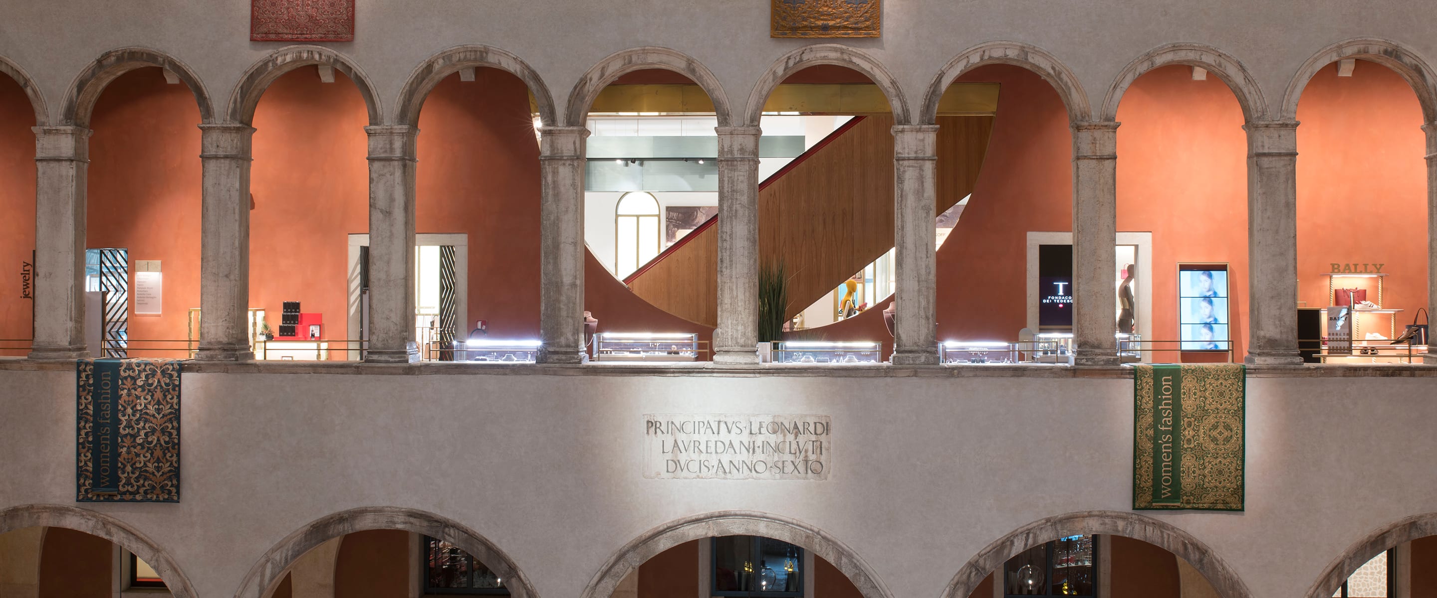 T Fondaco dei Tedeschi by DFS | Architecture